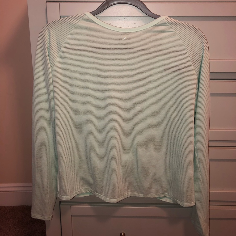 Women’s workout top